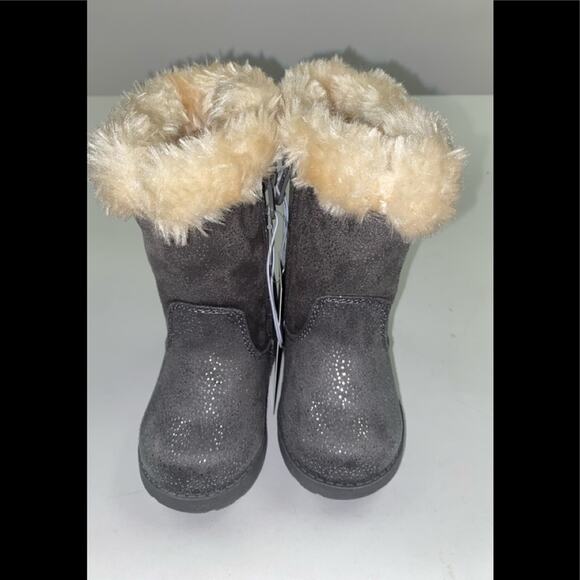 CAT AND JACK GIRLS BOOTS SIZE 5 NWT - Picture 1 of 6